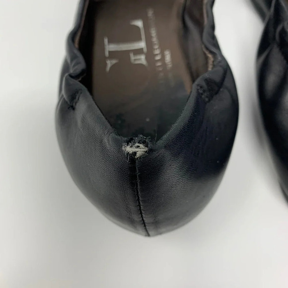 AGL Attilio Giusti Leombruni Chain Flats in Black - Picture 6 of 8